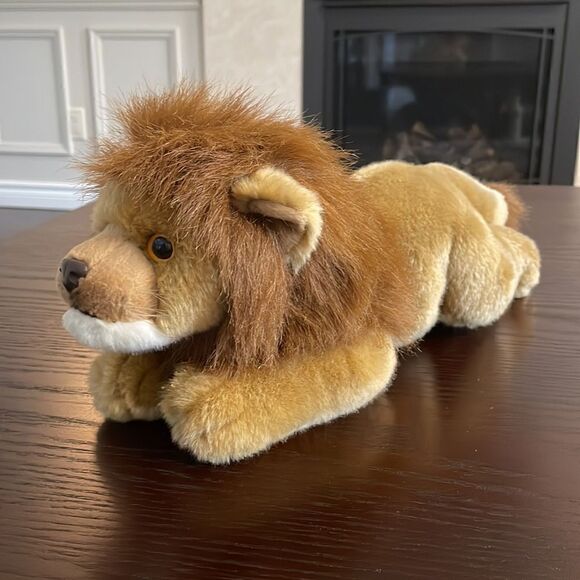 Yomiko Classic Lion Plush Toy Stuffed Animal Excellent Condition 17” long - Picture 2 of 7
